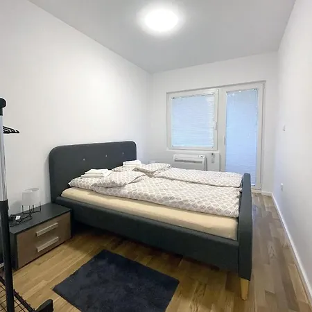 Danubiana Apartman *